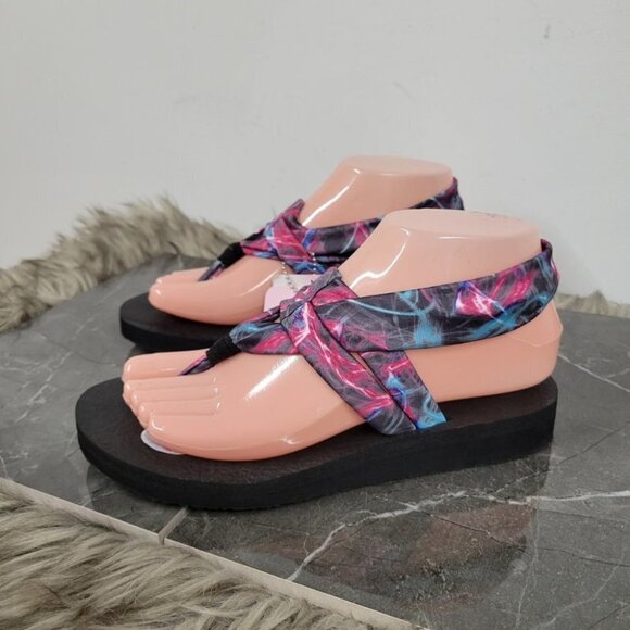 Sketchers  Yoga Foam Sandals - Picture 2 of 8